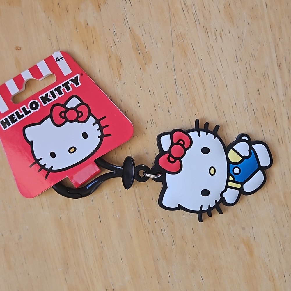 HELLO KITTY CHARM HOLDER